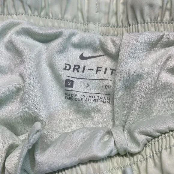 Nike Shorts  - Picture 5 of 7